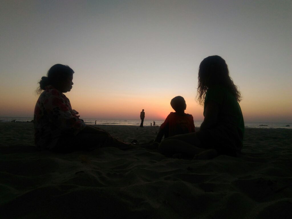 အရင်ကဆိုရင် အရာရာထက် ပိုက်ဆံကိုပိုတန်ဖိုးထားခဲ့တာ ..