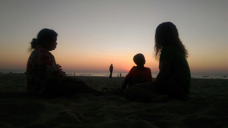 အရင်ကဆိုရင် အရာရာထက် ပိုက်ဆံကိုပိုတန်ဖိုးထားခဲ့တာ ..