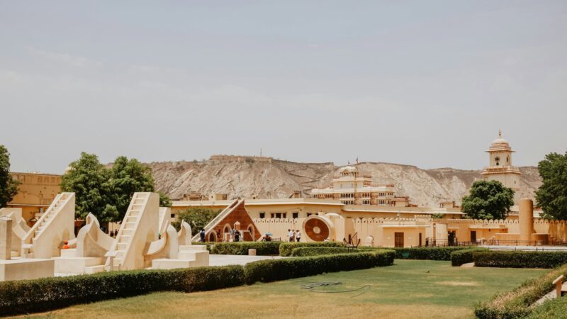 Jantar Mantar – Jaipur မြို့ရှိ အာကာသလေ့လာရေးနေရာ